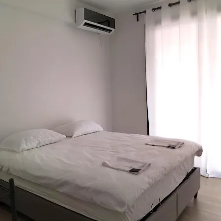 North Paradise - Private In Shared Modern * Nicosia