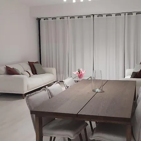 North Paradise - Private In Shared Modern *